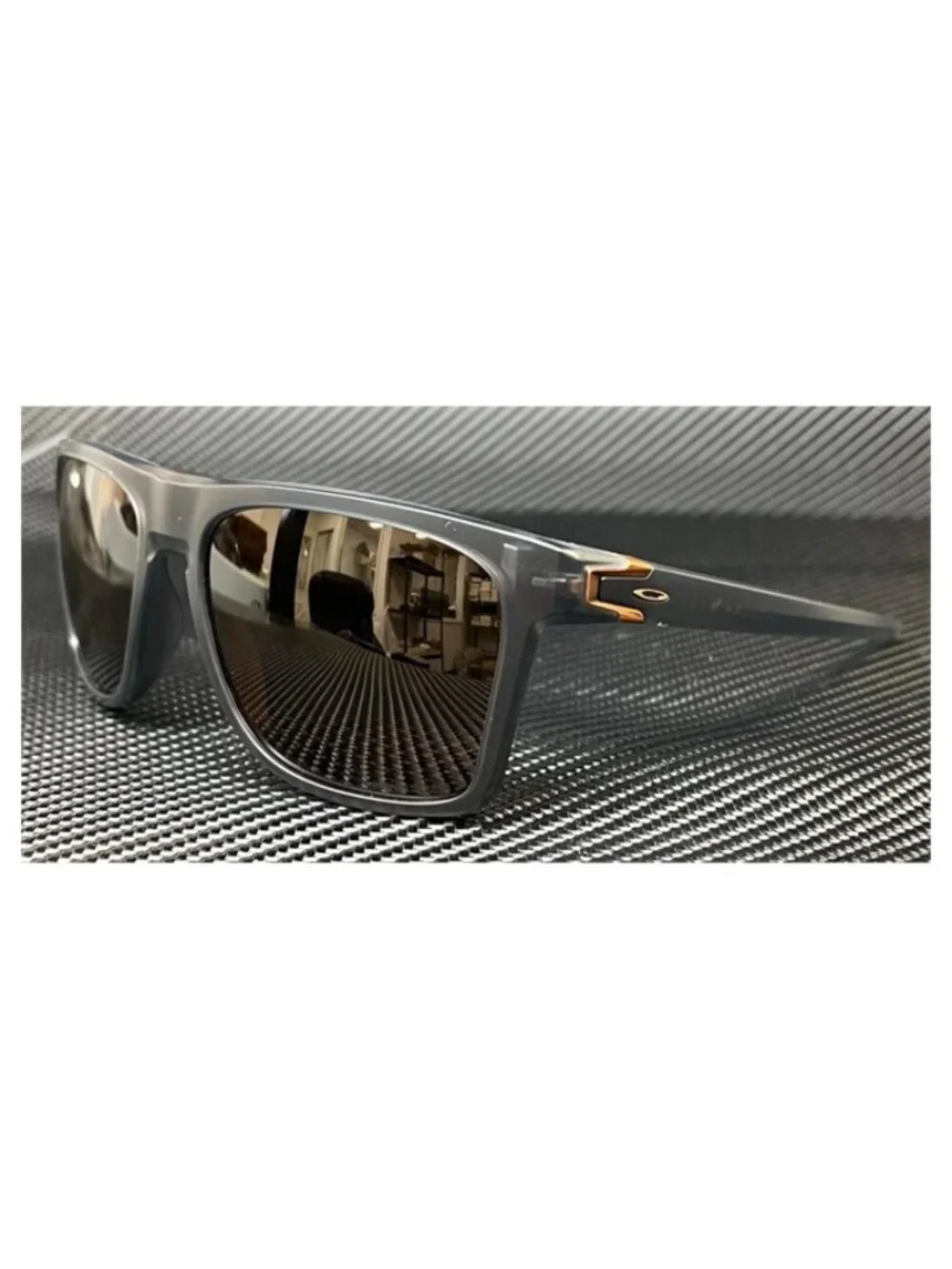 New Oakley Men Matte Grey Smoke Sunglasses 57-17-134